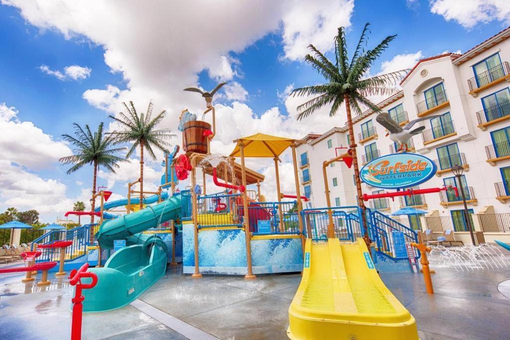 Courtyard Anaheim Theme Park Entrance Hotel Bagian luar foto